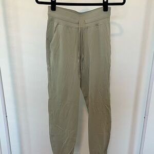 lululemon ready to rulu joggers in green fern
